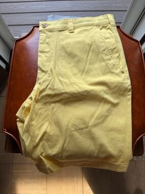 Club Room Yellow Flat Front Men’s Shorts